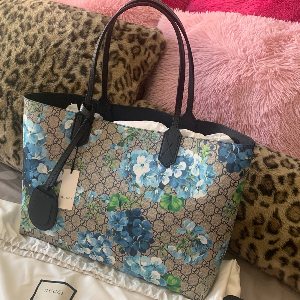 NWT Gucci GG Supreme Monogram Blooms Large Reversible Tote Beige Blue Navy